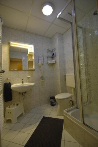 Bathroom, Hotel Vadaszkurt Superior in Szekesfehervar