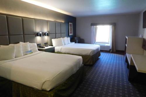 Days Inn & Suites by Wyndham Downtown Gatlinburg Parkway in Gatlinburg, USA