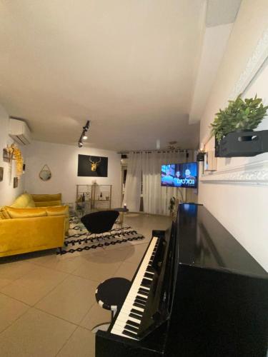 דירת נוף תל אביב- view apartment tel aviv by CROWN