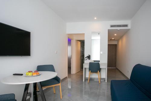 Best Western Plus Larco Hotel - image 36