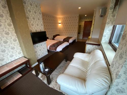 room detail thumbnail 2