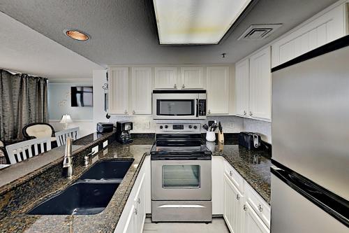 Choice Oceanfront Condo w/ 3 Pools: Steps to Sand condo - image 5