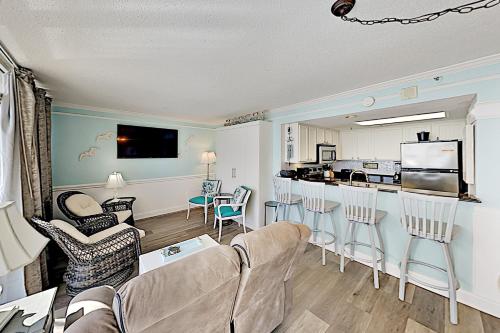Choice Oceanfront Condo w/ 3 Pools: Steps to Sand condo - image 7