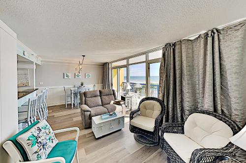 Choice Oceanfront Condo w/ 3 Pools: Steps to Sand condo - image 8