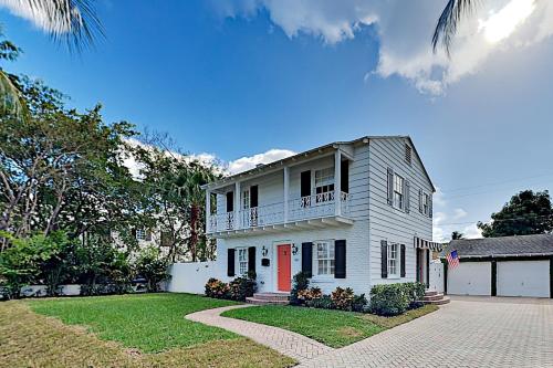 Colonial Home with Modern Updates & Private Pool home - main image