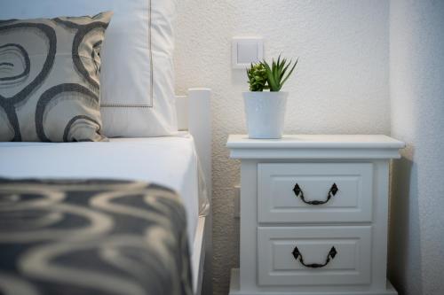 2 bedrooms, 4 beds