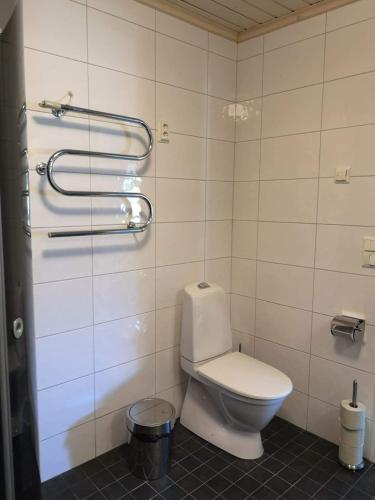 SARA - Modern Row Aprt with Sauna - 24h Check-in, Närpiö (Foto 8)