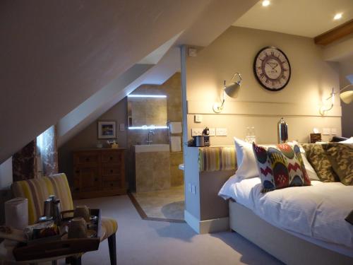 Photo - The Howard Arms