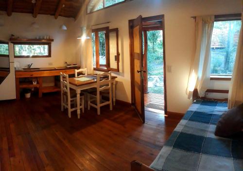 Cottage with Garden View image 4