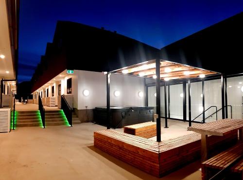 The Alex Apartments – Queenstown, CA