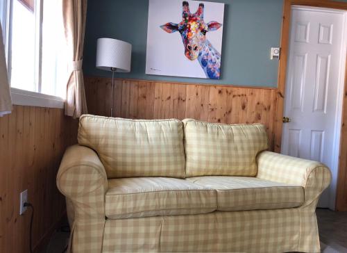 Two-Bedroom Cottage and Kitchenette #6