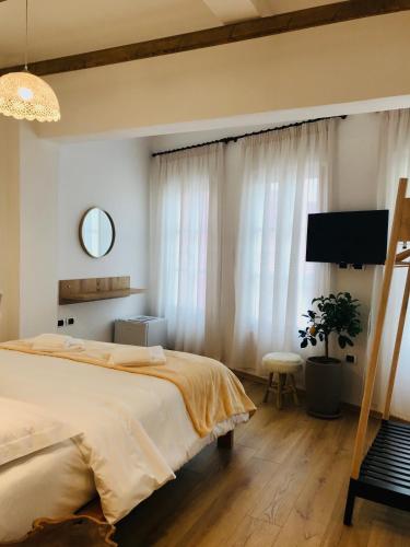 Double Room with Private Bathroom image 5