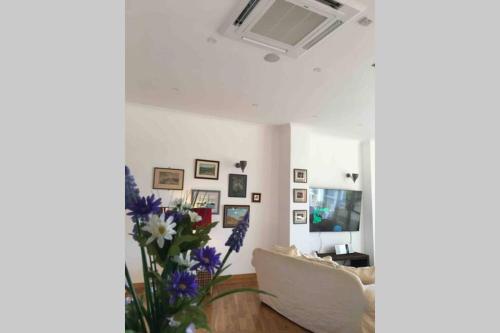 The Loft @ Clifden Bay Apartments - Tap to explore photos