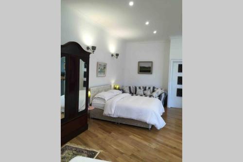 The Loft @ Clifden Bay Apartments in Clifden