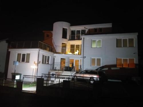 . Lux Apartmani Nikola