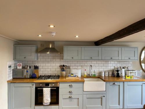 Monmouth House Apartments, Lyme Regis Old Town, dog friendly 2