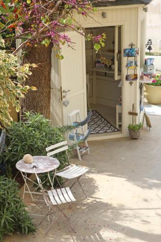 Effi Apartments - image 8