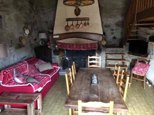 Grange ancienne aménagée (Grange ancienne amenagee) in คุยซา