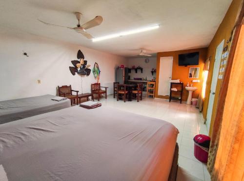 CASA LILI LUXURY VALLADOLID "Fast Wifi, Hot Water, Kitchen & TV" in 埃米利亞諾薩帕塔
