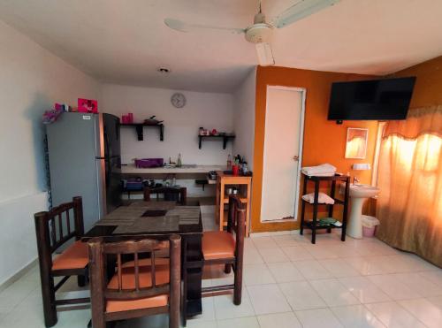 CASA LILI LUXURY VALLADOLID "Fast Wifi, Hot Water, Kitchen & TV" in 埃米利亞諾薩帕塔