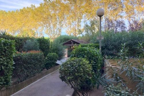 Frejus balcon des arenes 1e etage piscine tennis