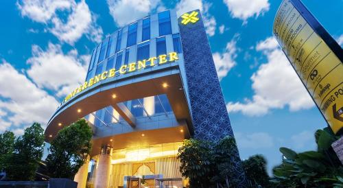 Platinum Adisucipto Hotel & Conference