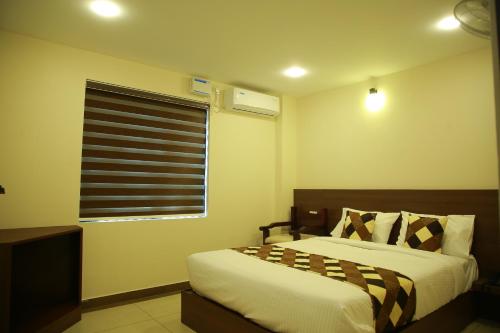 Deluxe Double Room image 2