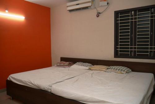 Kubera service apartment