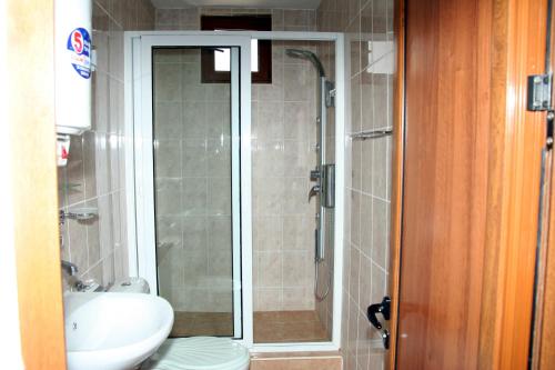 Interrum Hotel - image 13