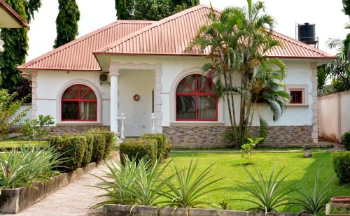 B&B Ibadan - 2 Bedroom Bungalow in Alalubosa GRA - Bed and Breakfast Ibadan