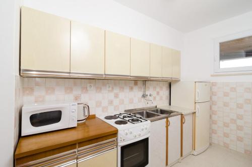 Apartment Amela - image 4