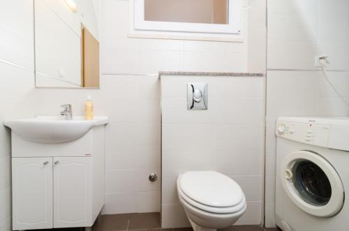 Apartment Amela - image 9