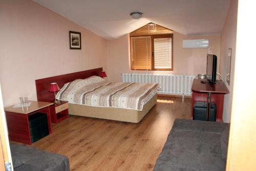 Interrum Hotel - image 3