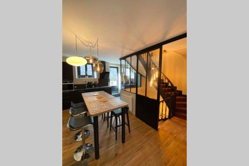 Maison de ville 8 pers. Charme et confort. Garage gîte à louer Parc National des Pyrénées Occidentales