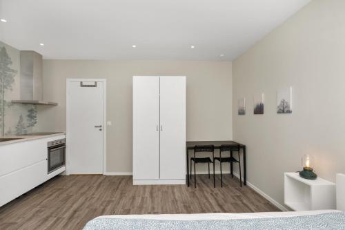 Central Studio Apartment Apt 103 4