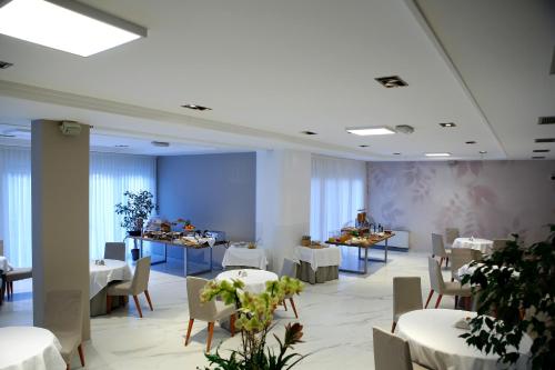 Scia' On Martin Hotel Restaurant - 식음료(F&B)