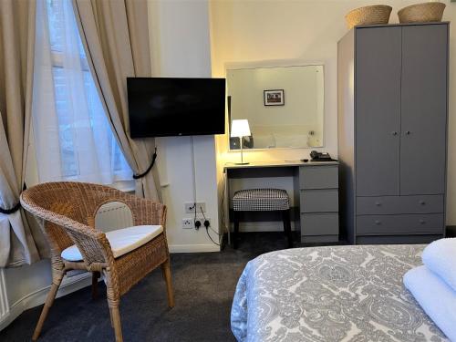 The Gateway Hotel