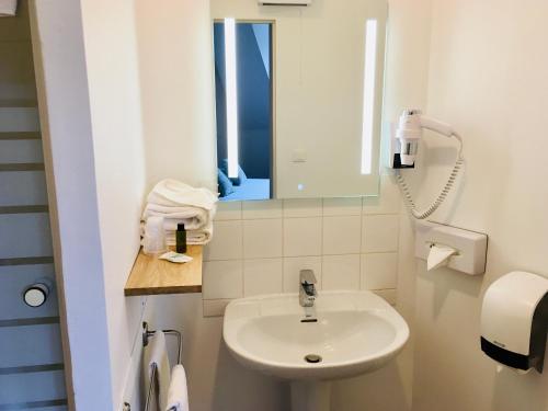 Logis Hôtel Marguerite d'Anjou - image 9