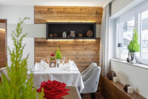 Ravintola, Boutique Hotel ANYBODY in Saalbach