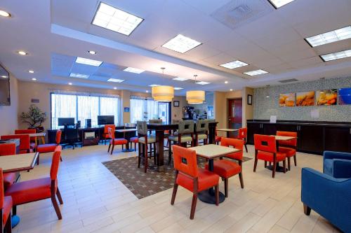 Comfort Inn Near Quantico Main Gate North - image 4