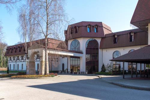 HOTEL ROZDROŻE NIEBORÓW - Hotel - Nieborów