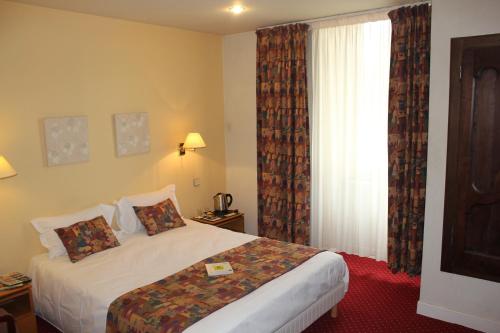 2 bedrooms, 3 beds