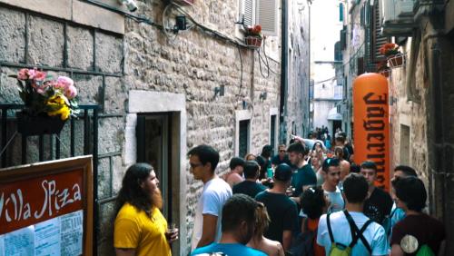 Booze & Snooze Social Hostel – Split, MD