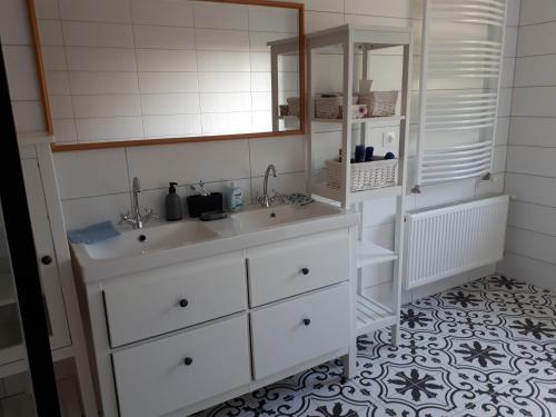 Fehér Rózsa Apartman