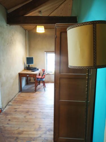 La Maison Rouge - Backpacker Hostel - main image