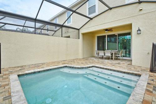 Solara - 5 Bedrooms Townhome w-Spashpool-8203SA - main image