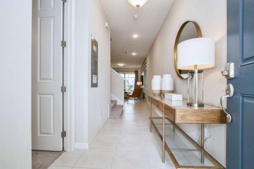 Solara - 5 Bedrooms Townhome w-Spashpool-8203SA - image 2