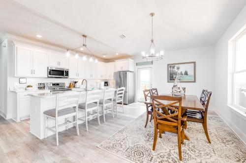 Latitude Adjustment in Dauphin Island, USA