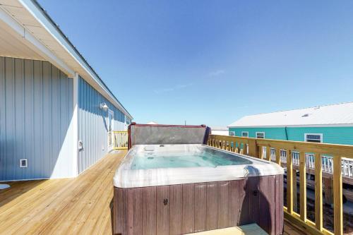 Latitude Adjustment in Dauphin Island, USA