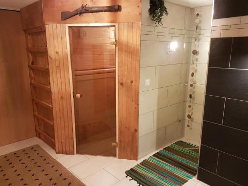 桑拿, grosses Ferienhaus mit Sauna im Skigeb. Obersaxen in 奧伯薩克森梅爾賀夫
